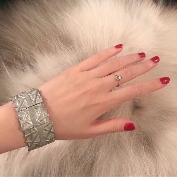 Gorgeous vintage 💯 tin bracelet - Picture 2 of 3